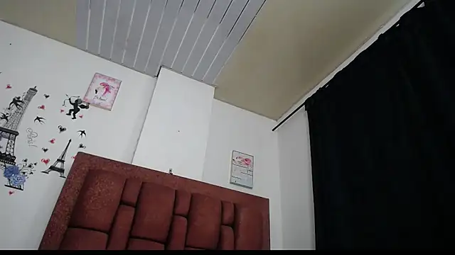 Snapshot of varascott chatting on 04-15-26, 12:39 varascott online show from 04-15-26, 12:39