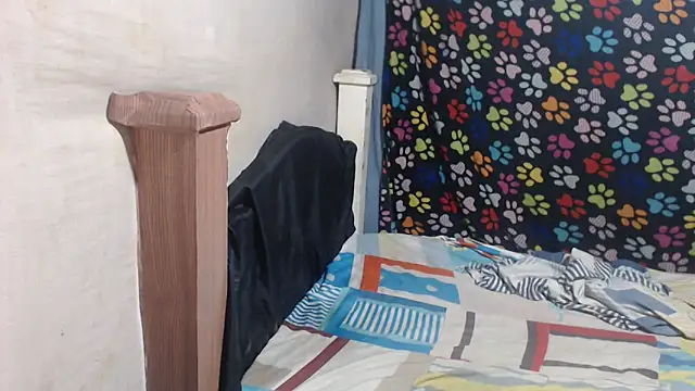 Snapshot of ELIZABET2- chatting on 03-22-26, 10:51 ELIZABET2- online show from 03-22-26, 10:51