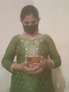 Pooja bhabhi00 online show from 12-04-25, 09:18