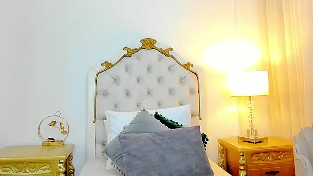 miss vivienne online show from 01-17-26, 03:00