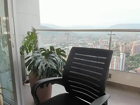 Snapshot of anny_beiker chatting on 06-26-26, 11:09 anny beiker online show from 06-26-26, 11:09