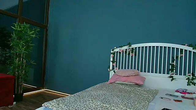 Cougar Milff online show from 06-18-26, 08:02