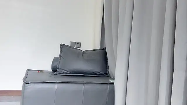 Snapshot of wanou33669 chatting on 12-05-25, 12:36 wanou33669 online show from 12-05-25, 12:36