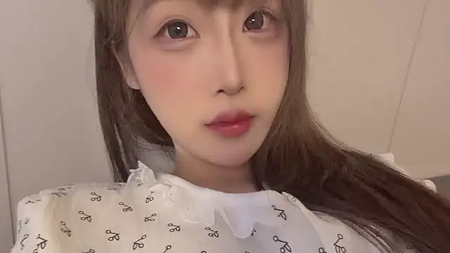 Snapshot of wanou33669 chatting on 12-20-25, 01:51 wanou33669 online show from 12-20-25, 01:51