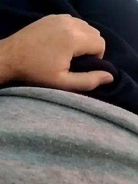 Snapshot of erdestruttor18 chatting on 11-29-25, 08:28 erdestruttor18 online show from 11-29-25, 08:28