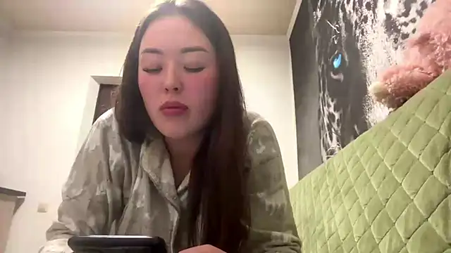 CurietHana1 online show from 12-20-25, 03:41