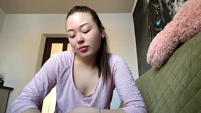 CurietHana1 online show from 02-11-26, 04:17