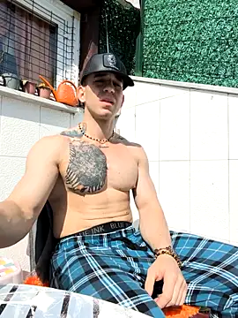 Snapshot of hazarcannn chatting on 04-07-26, 12:49 hazarcannn online show from 04-07-26, 12:49