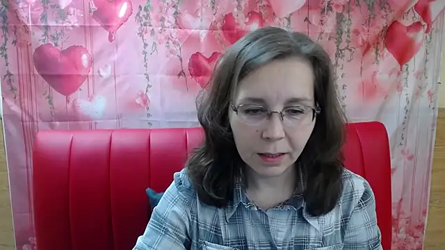 Snapshot of DaisyEdit chatting on 04-04-26, 05:27 DaisyEdit online show from 04-04-26, 05:27