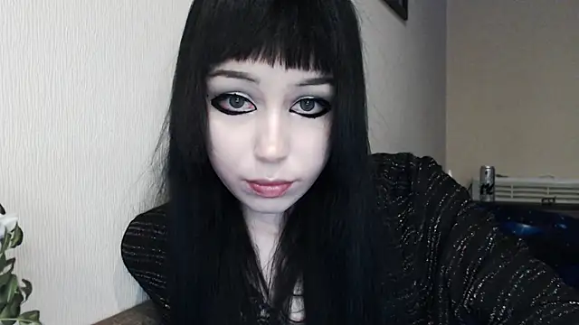 Snapshot of Lucyy666 chatting on 12-15-25, 03:44 Lucyy666 online show from 12-15-25, 03:44