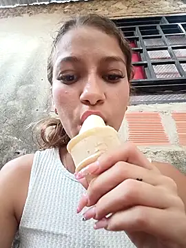 Vanneskk online show from 03-18-26, 07:39