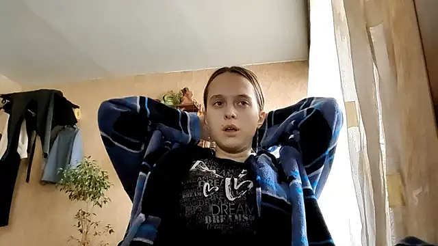 SophieHazely online show from 12-15-25, 05:44