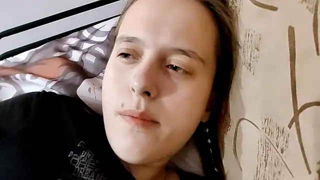 SophieHazely online show from 12-17-25, 10:10