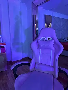 Snapshot of coraline_vera chatting on 03-27-26, 07:35 coraline vera online show from 03-27-26, 07:35