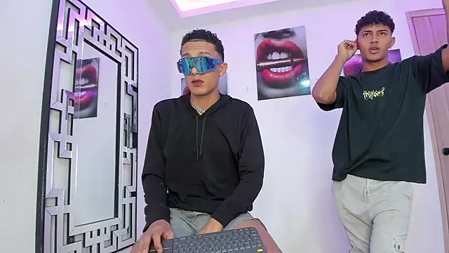 Snapshot of COUPLES_BOYS chatting on 11-29-25, 07:22 COUPLES BOYS online show from 11-29-25, 07:22