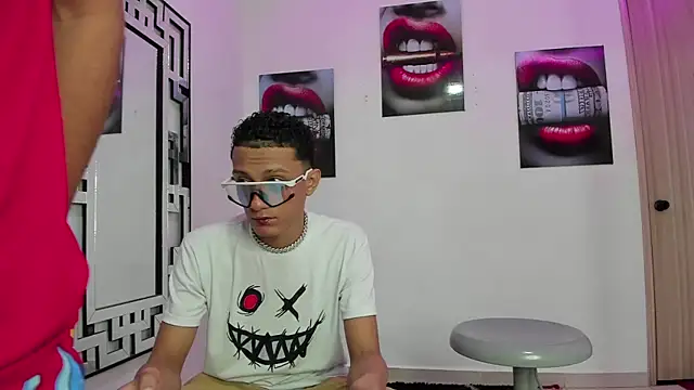 Snapshot of COUPLES_BOYS chatting on 12-05-25, 06:11 COUPLES BOYS online show from 12-05-25, 06:11