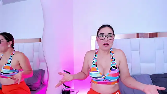 AnnaJaimes online show from 12-05-25, 04:54