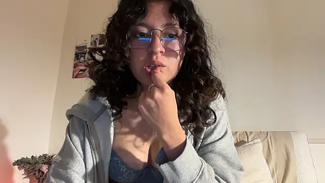 Snapshot of Alicatcua_ chatting on 03-23-26, 02:04 Alicatcua online show from 03-23-26, 02:04