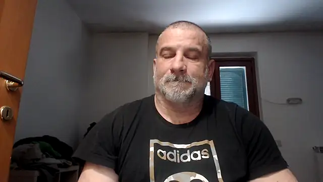 Snapshot of Mauro7788 chatting on 03-26-26, 01:06 Mauro7788 online show from 03-26-26, 01:06