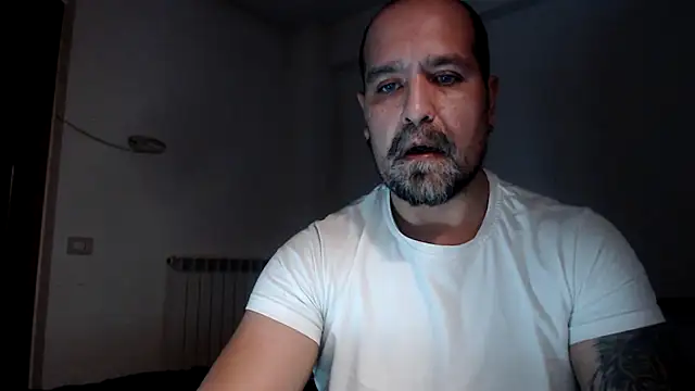 Snapshot of AMIRDIB2025 chatting on 12-19-25, 11:23 AMIRDIB2025 online show from 12-19-25, 11:23