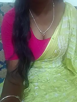 Snapshot of tamil__naughtykanmani chatting on 06-08-26, 05:35 tamil naughtykanmani online show from 06-08-26, 05:35