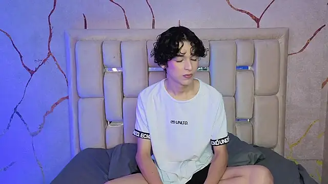 SthepanodiMonaco online show from 03-25-26, 03:45