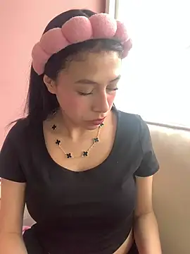 MiaScott Pink online show from 02-07-26, 09:07