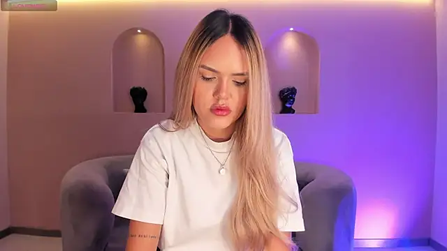 Snapshot of RossiRivers chatting on 03-26-26, 12:11 RossiRivers online show from 03-26-26, 12:11