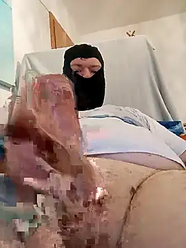 Snapshot of Flutsch chatting on 12-02-25, 09:14 Flutsch online show from 12-02-25, 09:14