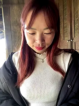 Snapshot of alissa-ww chatting on 12-22-25, 01:13 alissa-ww online show from 12-22-25, 01:13