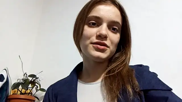 MildredVillareal online show from 12-17-25, 04:13