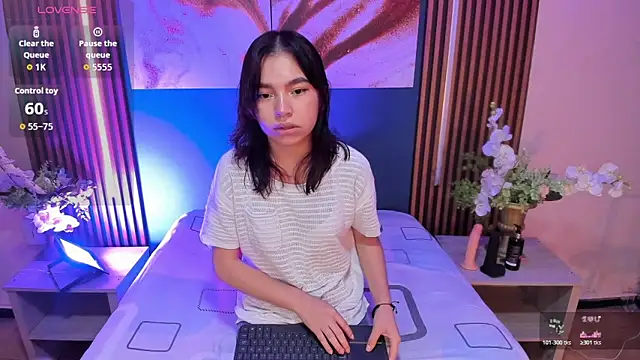 Snapshot of laurent_scott chatting on 02-19-26, 12:34 laurent scott online show from 02-19-26, 12:34