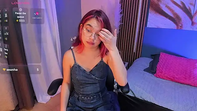 Snapshot of laurent_scott chatting on 03-26-26, 11:49 laurent scott online show from 03-26-26, 11:49