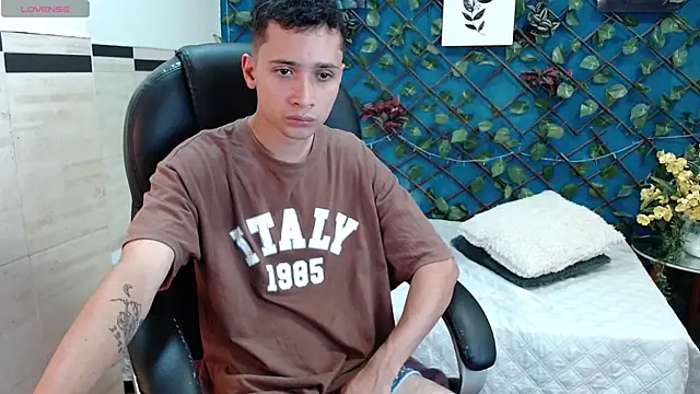 LucassSmith11 online show from 06-24-26, 08:41