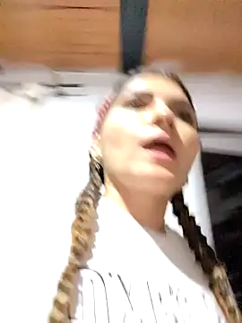 RosaliaVicky online show from 02-05-26, 02:16