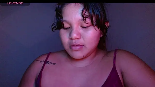 Yourgirl-thaly20 online show from 12-01-25, 06:29