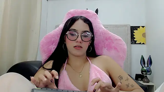 Mishell hot  online show from 02-07-26, 08:45