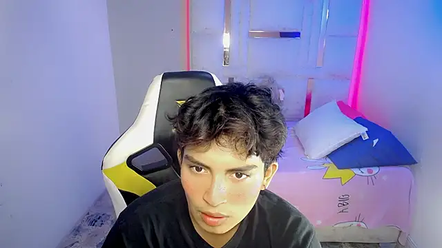 Green XoX online show from 01-16-26, 01:59