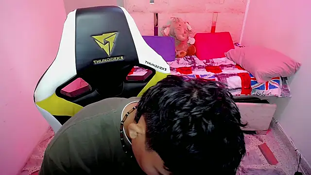 Green XoX online show from 02-06-26, 01:25