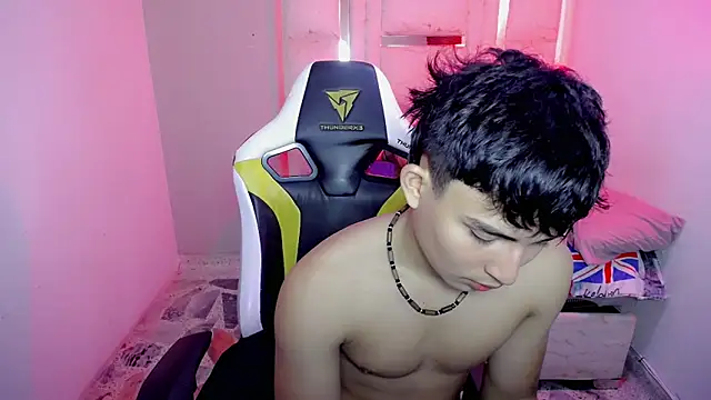 Green XoX online show from 02-08-26, 01:25