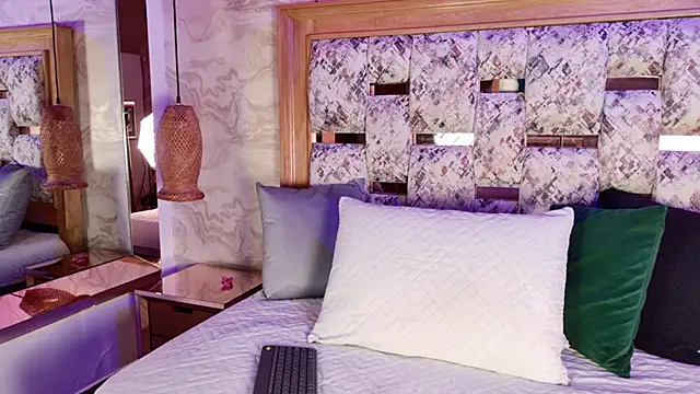 Snapshot of emily_dempsey chatting on 02-12-26, 07:09 emily dempsey online show from 02-12-26, 07:09