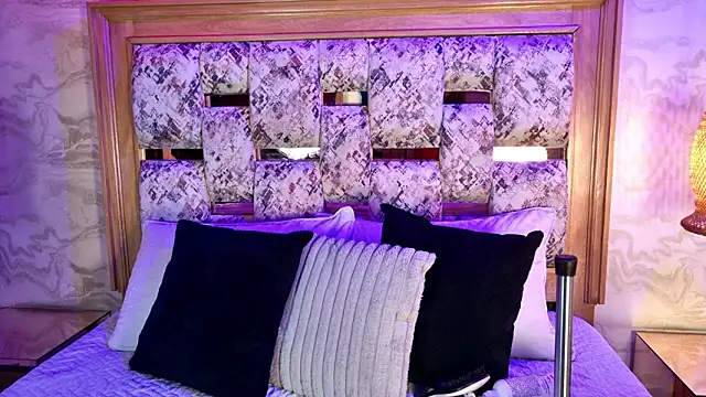 Snapshot of emily_dempsey chatting on 02-14-26, 07:21 emily dempsey online show from 02-14-26, 07:21