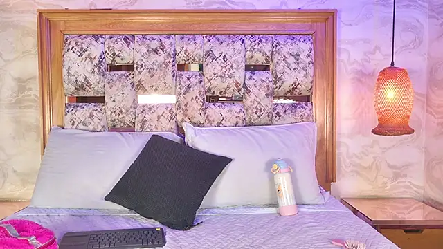 Snapshot of emily_dempsey chatting on 03-26-26, 07:08 emily dempsey online show from 03-26-26, 07:08