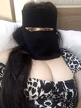 Snapshot of lolotheone chatting on 06-25-26, 10:58 lolotheone online show from 06-25-26, 10:58