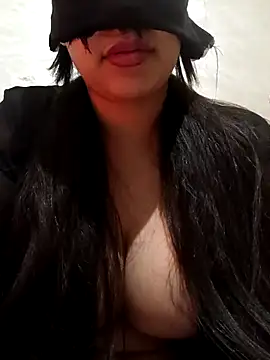 Amou-na online show from 11-30-25, 01:20