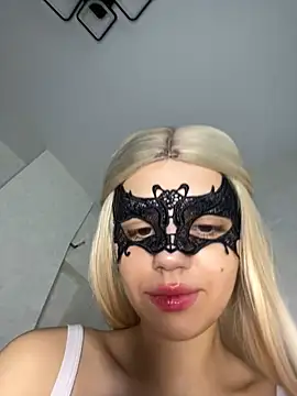 Snapshot of s4rah chatting on 02-16-26, 09:38 s4rah online show from 02-16-26, 09:38