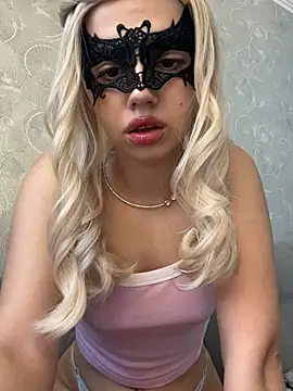 Snapshot of s4rah chatting on 03-03-26, 12:33 s4rah online show from 03-03-26, 12:33