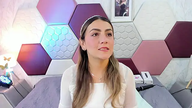 AriaRous online show from 05-01-26, 04:55