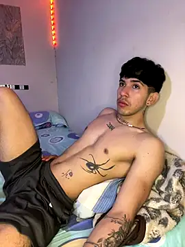 Snapshot of wil_hot chatting on 12-16-25, 03:28 wil hot online show from 12-16-25, 03:28