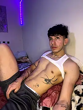 Snapshot of wil_hot chatting on 01-16-26, 03:38 wil hot online show from 01-16-26, 03:38